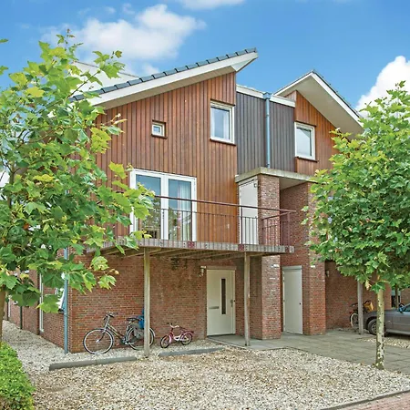 House In Uitgeest 472 *